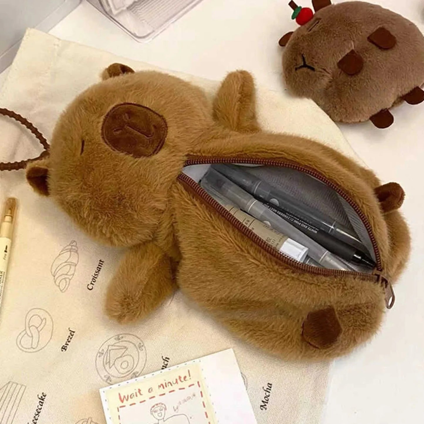 CAPYBARA ORGANIZER
