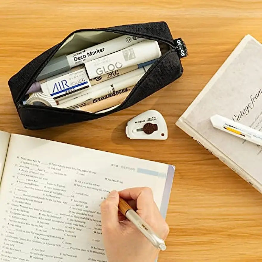 ESSENTIALS ORGANIZER